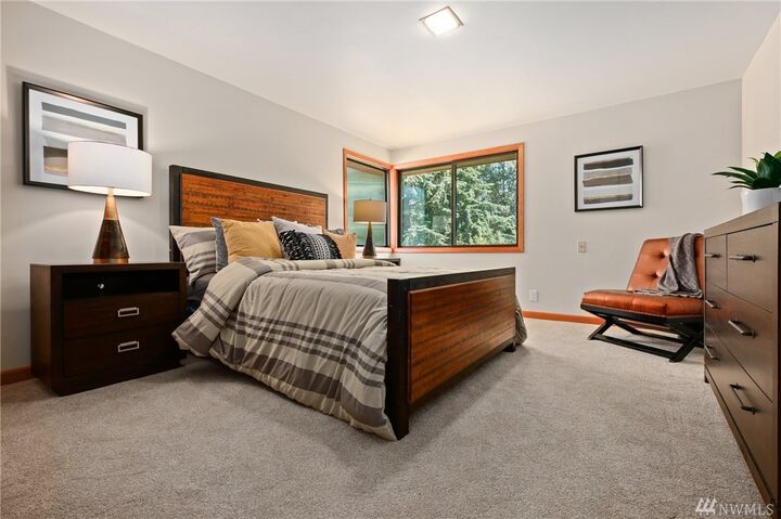 Property Photo:  5239  Pullman Avenue NE  WA 98105 