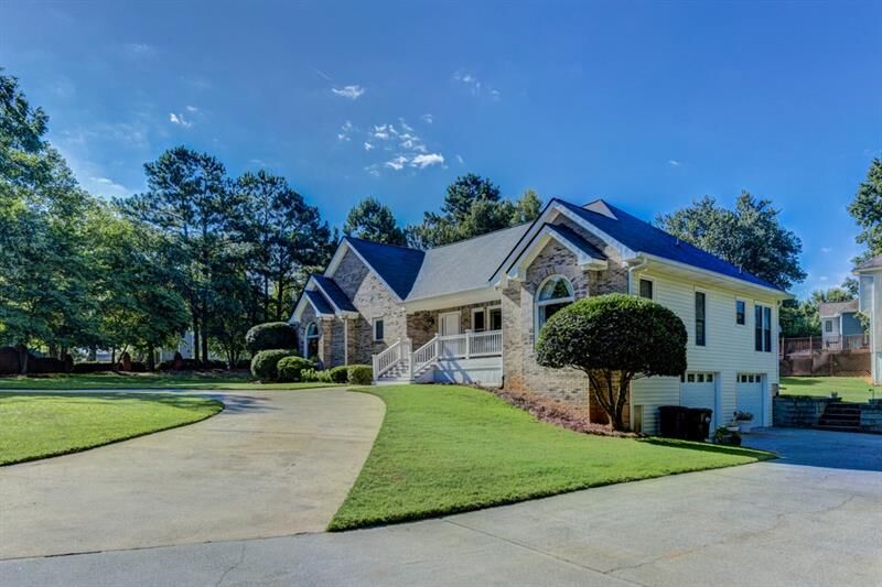 Property Photo:  5951 Henley Drive  GA 30127 