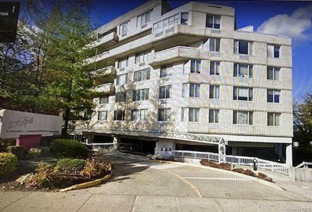 Property Photo: 1270 North Avenue 3M NY 10804