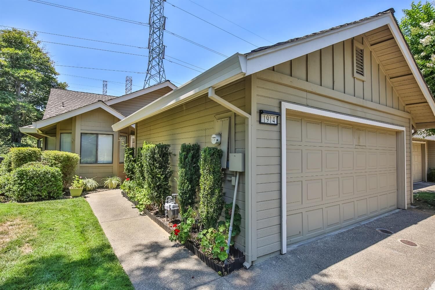Property Photo: 1914 University Park Drive CA 95825
