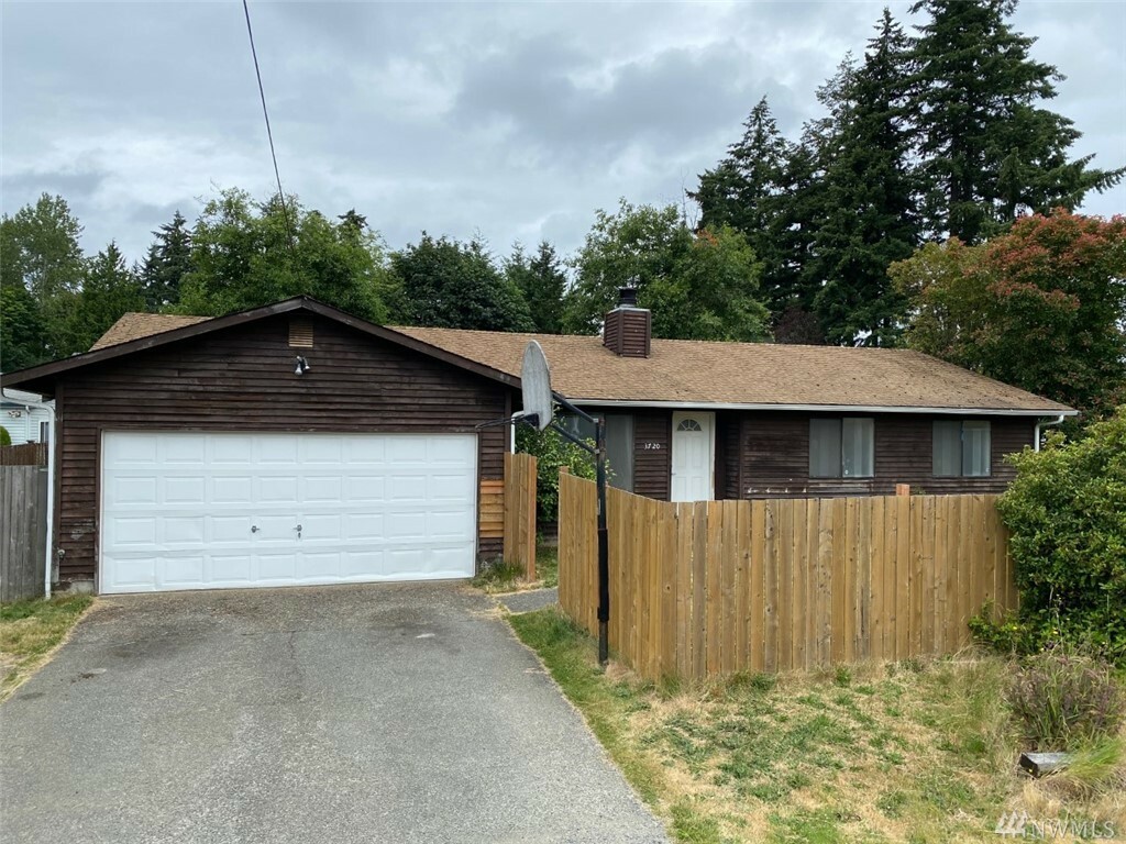 Property Photo: 3720 S 376th St WA 98001