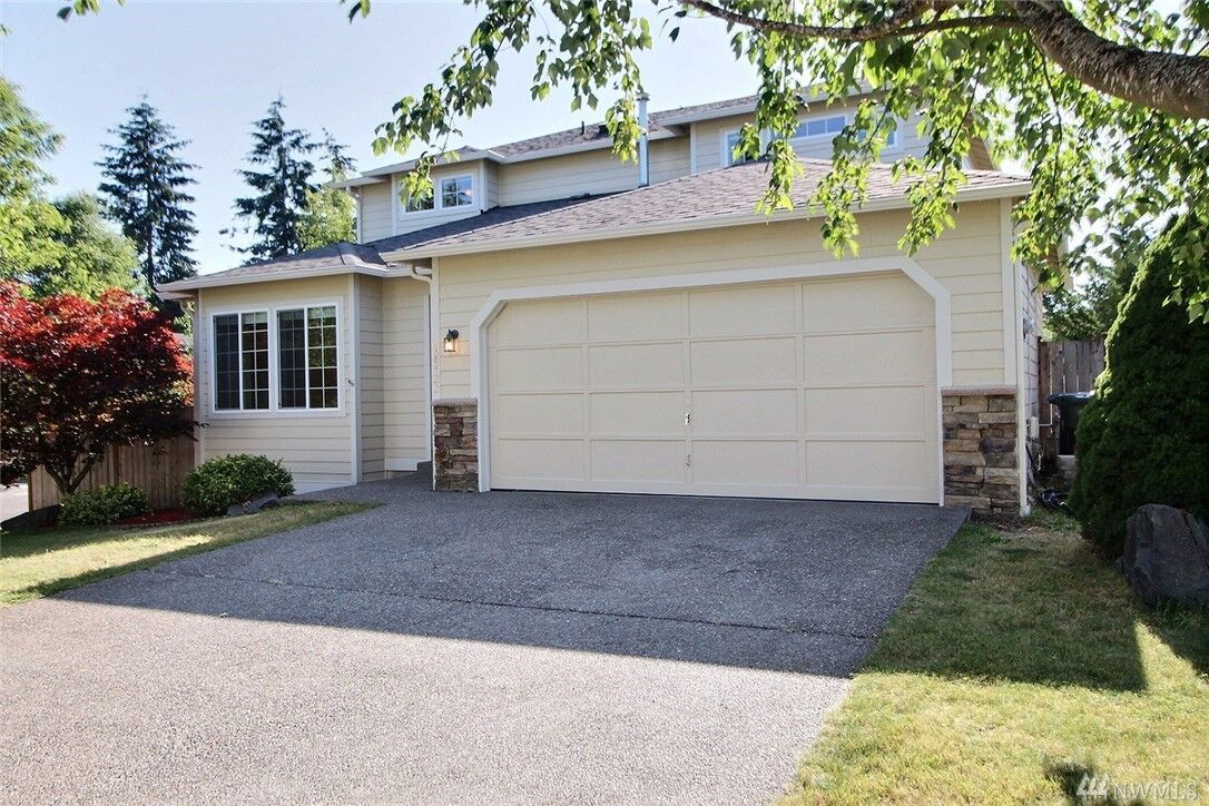 Property Photo: 18422 84th Avenue E WA 98375