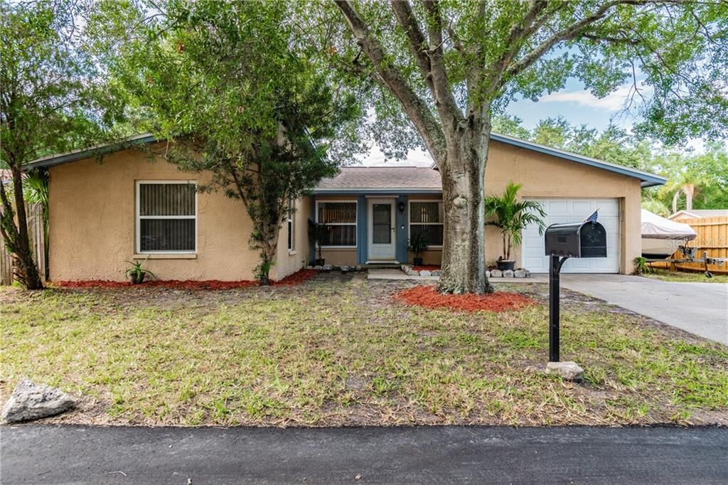 Property Photo:  10106 Benbrook Court  FL 33615 