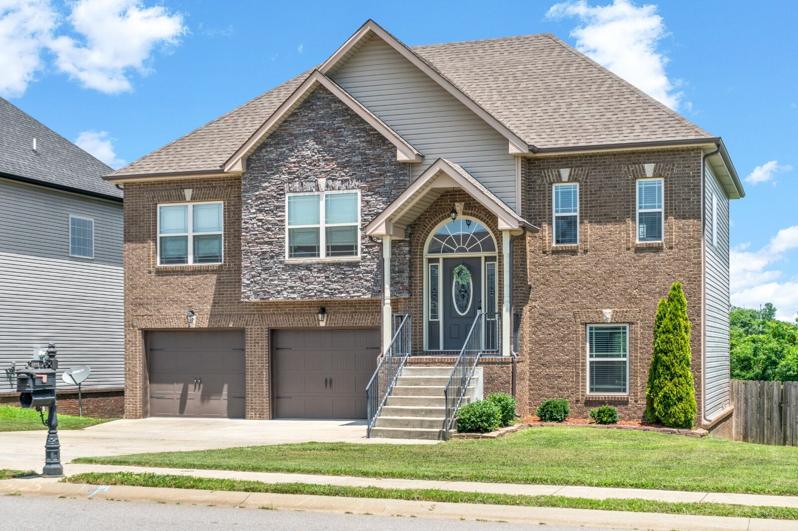Property Photo: 1089 Henry Place Blvd TN 37042