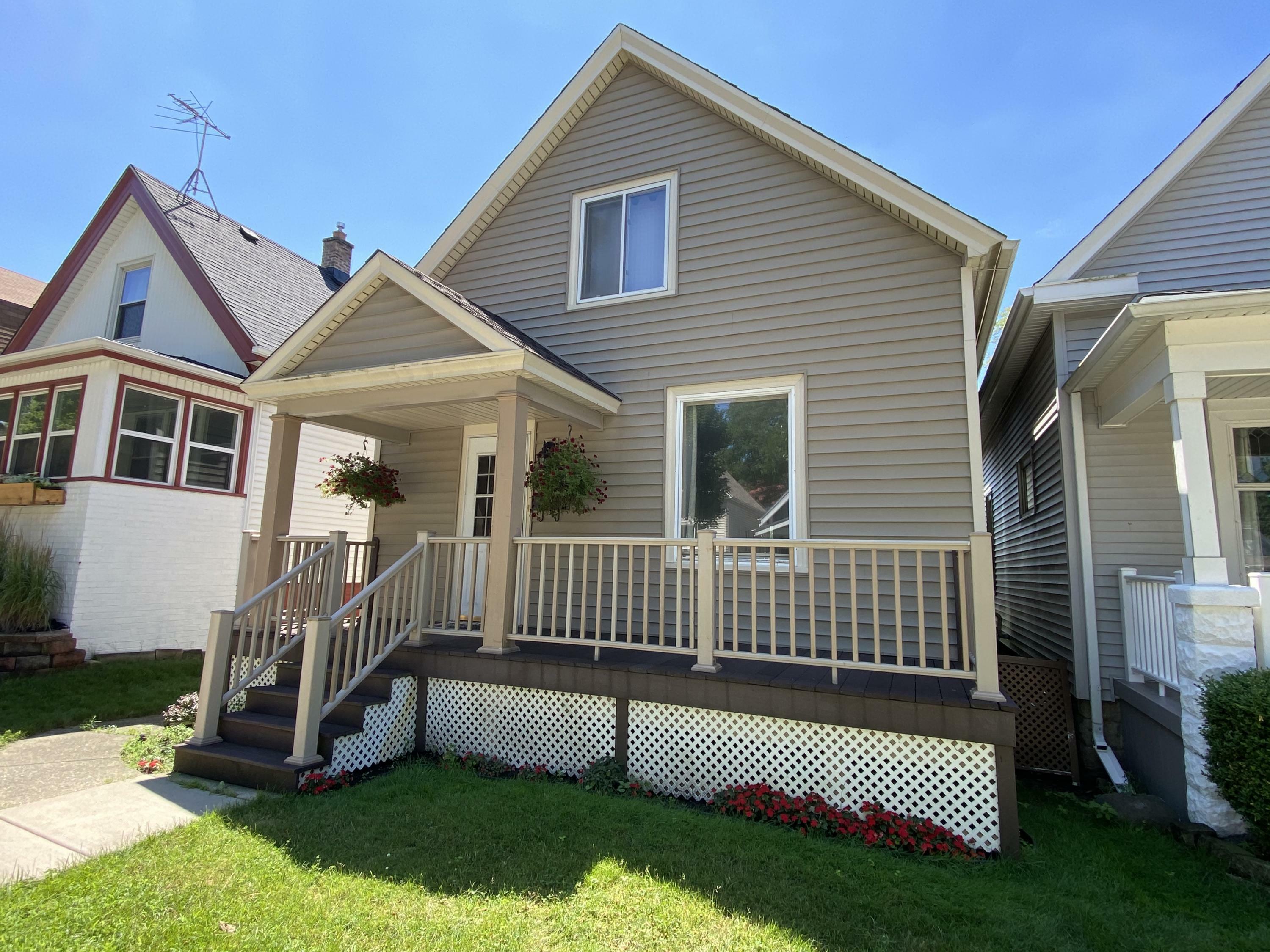 Property Photo:  223 E Rosedale Ave  WI 53207 