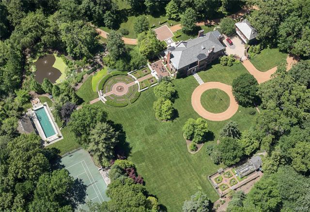 Property Photo: 9625 Ladue Road 63124