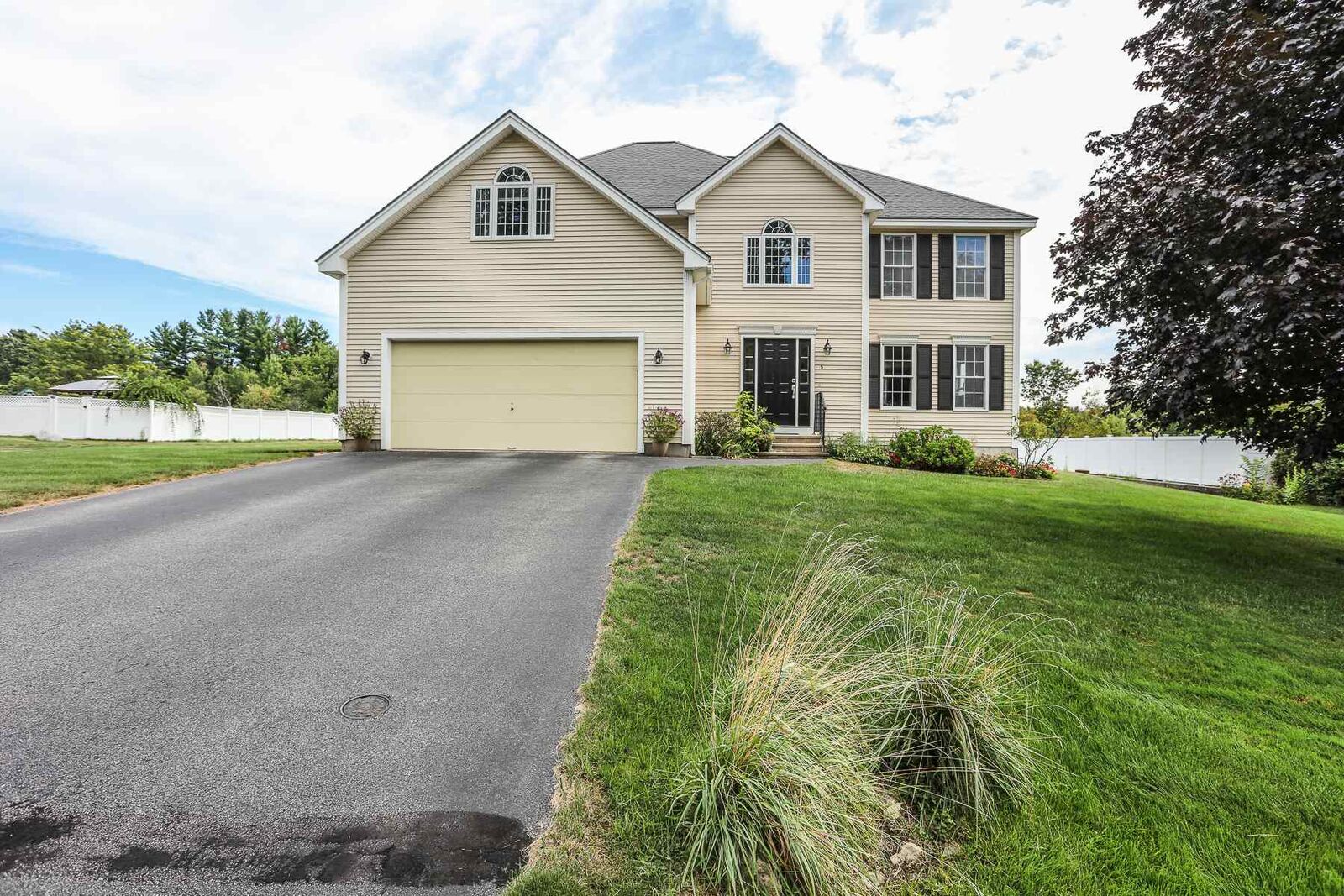 Property Photo:  5 Sonoma Drive  NH 03310 