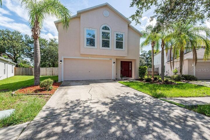 Property Photo:  10511 Maronda Drive  FL 33578 