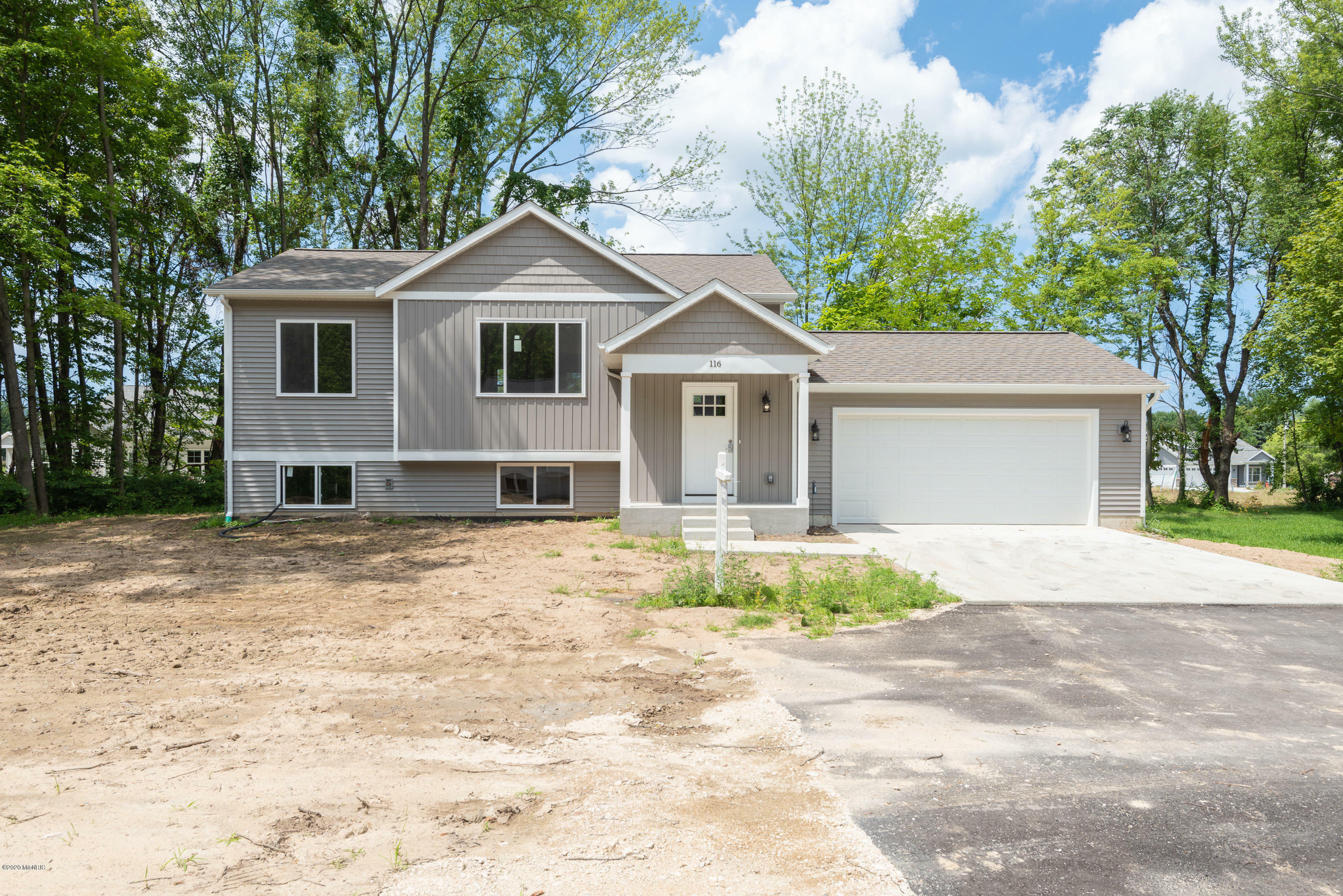 Property Photo: 116 E 40th Street MI 49423