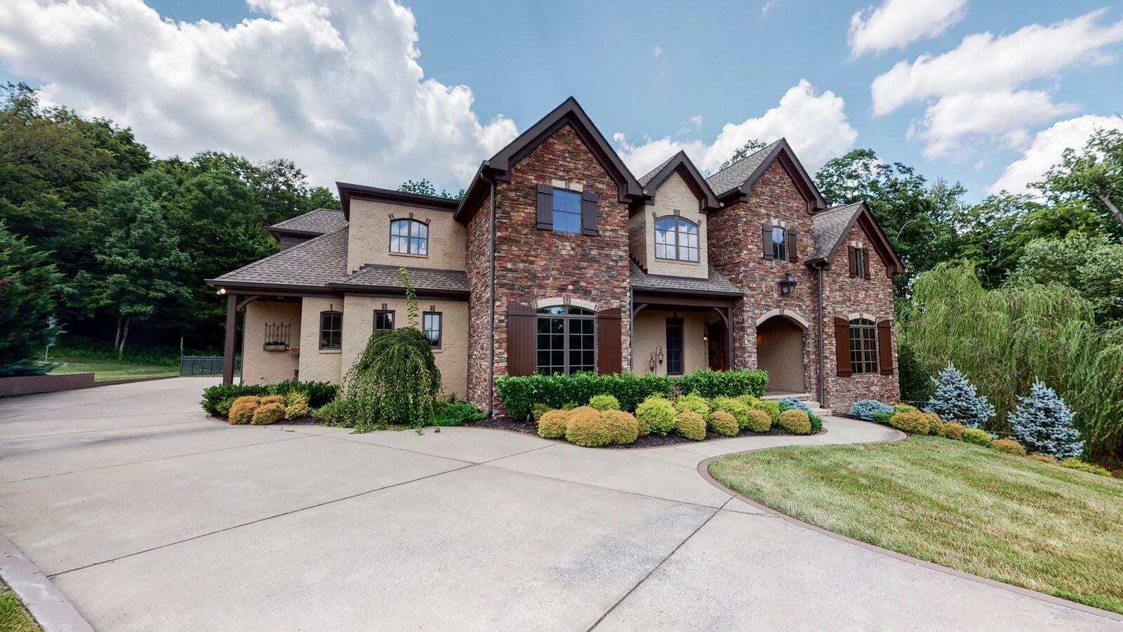 Property Photo:  9600 Versailles Ct  TN 37027 