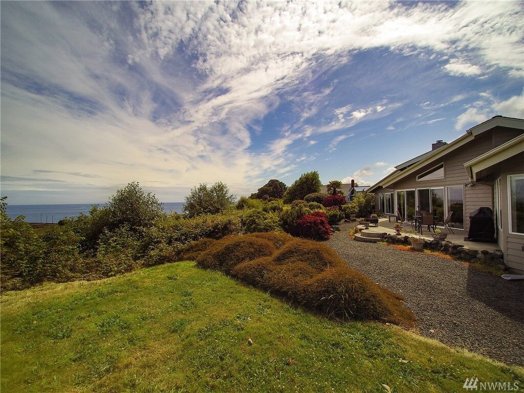 Property Photo: 1120 1/2 Water Street 1/2 WA 98362