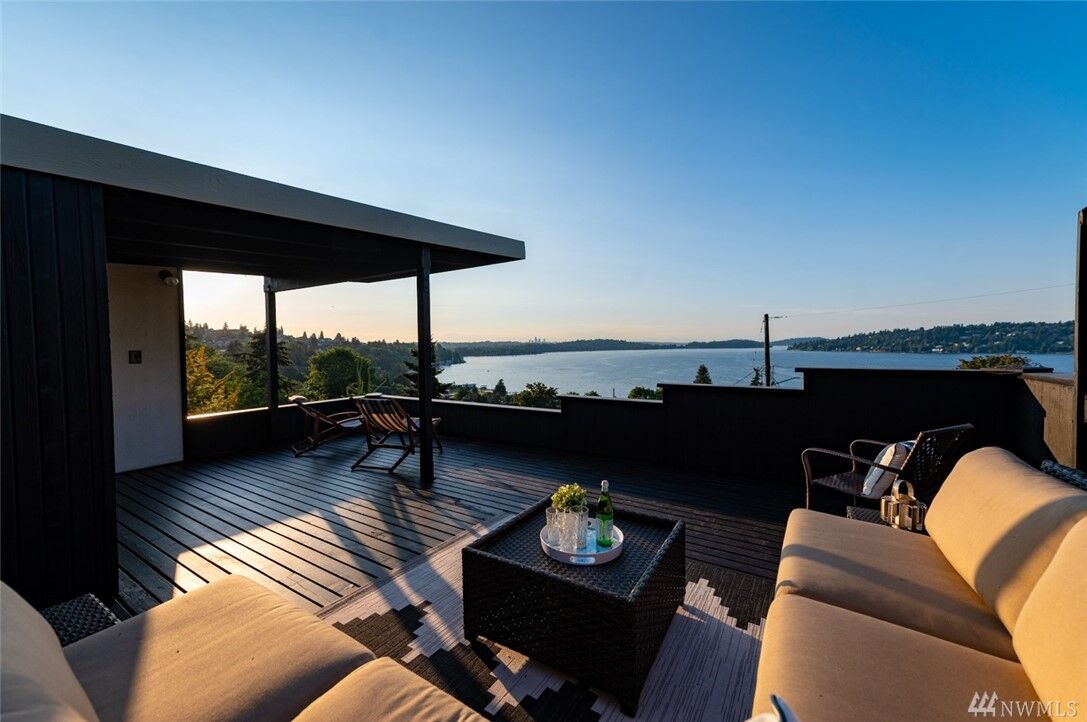 Property Photo:  7117 S Ryan Street  WA 98178 