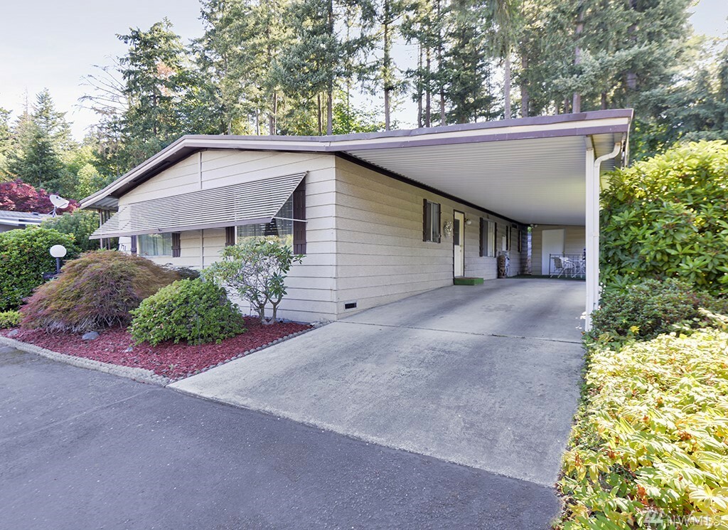 Property Photo: 201 Union Ave SE 171 WA 98059