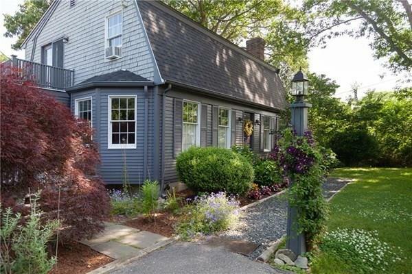 Property Photo:  9 King St  RI 02809 