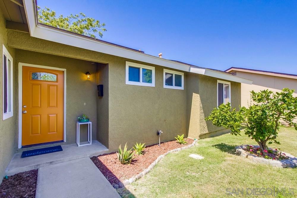 Property Photo: 7760 Hunthaven Rd CA 92114