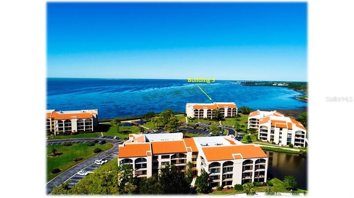 Property Photo: 336 Mariner Drive 336 FL 34689