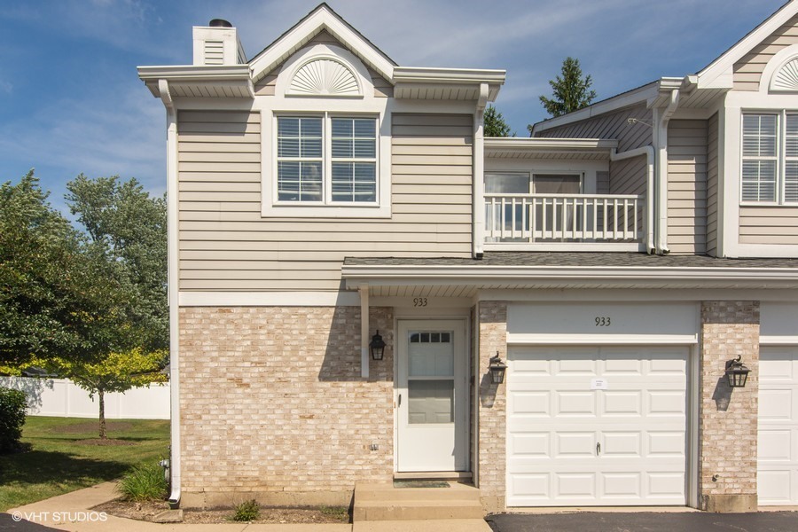 Property Photo: 933 North Cove Drive IL 60067