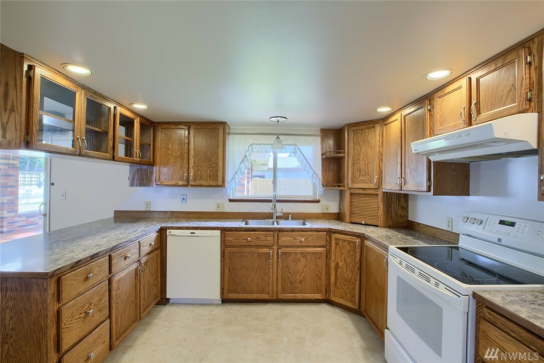 Property Photo: 4520 SE Orchard Lane WA 98366