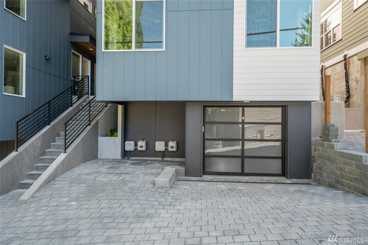 Property Photo:  14  Etruria Street B  WA 98119 