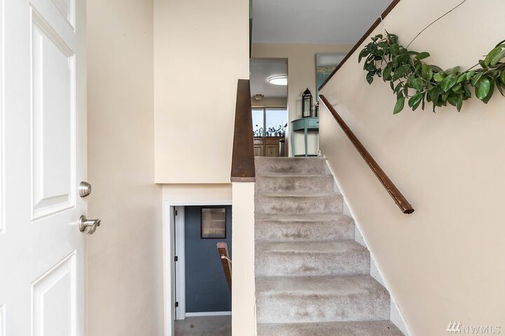 Property Photo:  1064  Ridgeway Drive  WA 98277 