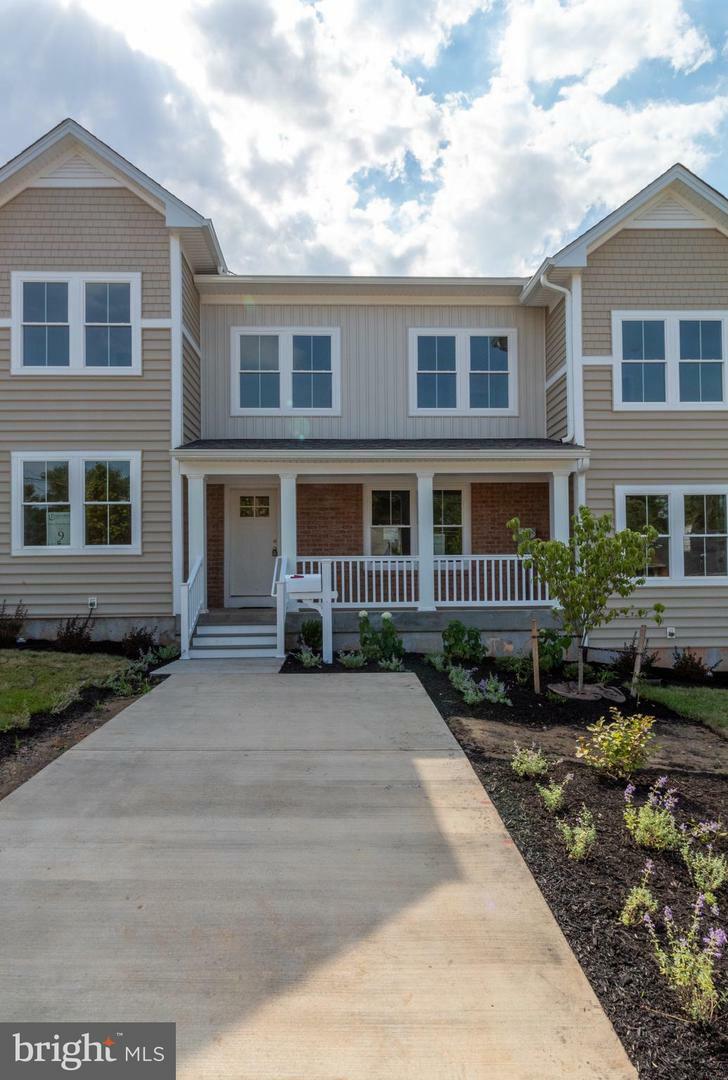 Property Photo:  2010 Palmer Park Road  MD 20785 