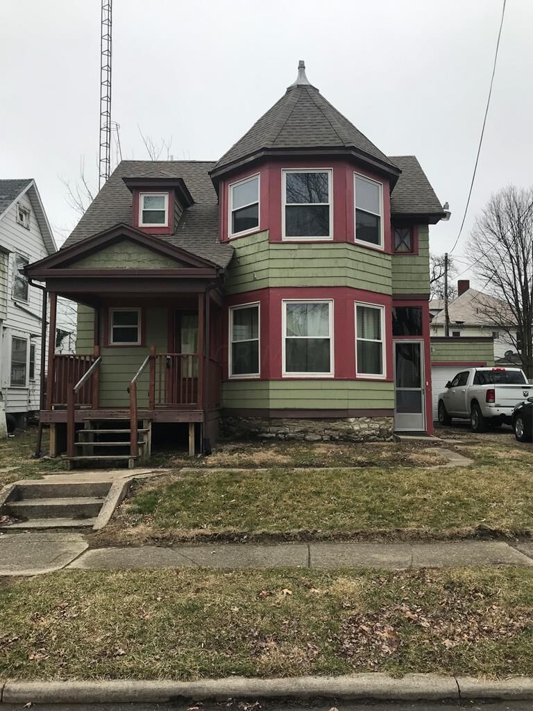 Property Photo: 412 Woodlawn Avenue OH 44820