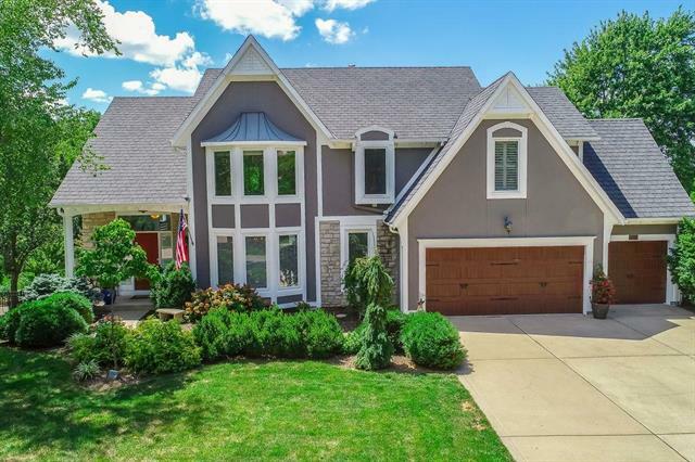 Property Photo: 7716 Oakview Lane KS 66216