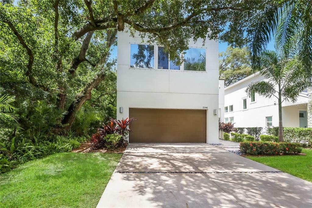 Property Photo:  2596 Bay Street  FL 34237 