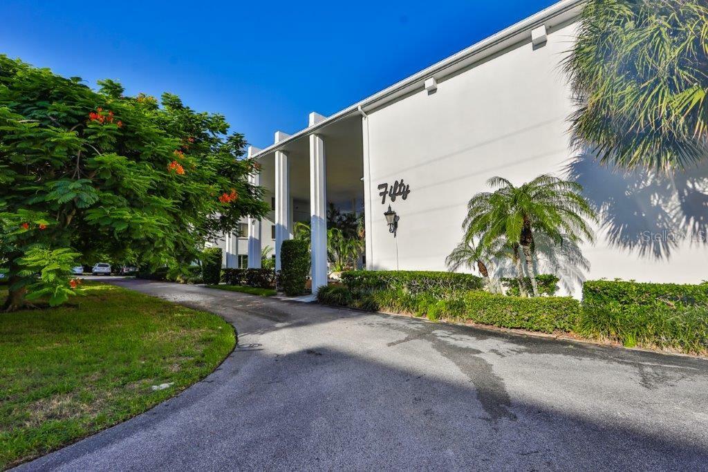 Property Photo:  50 Harbor View Lane A  FL 33770 