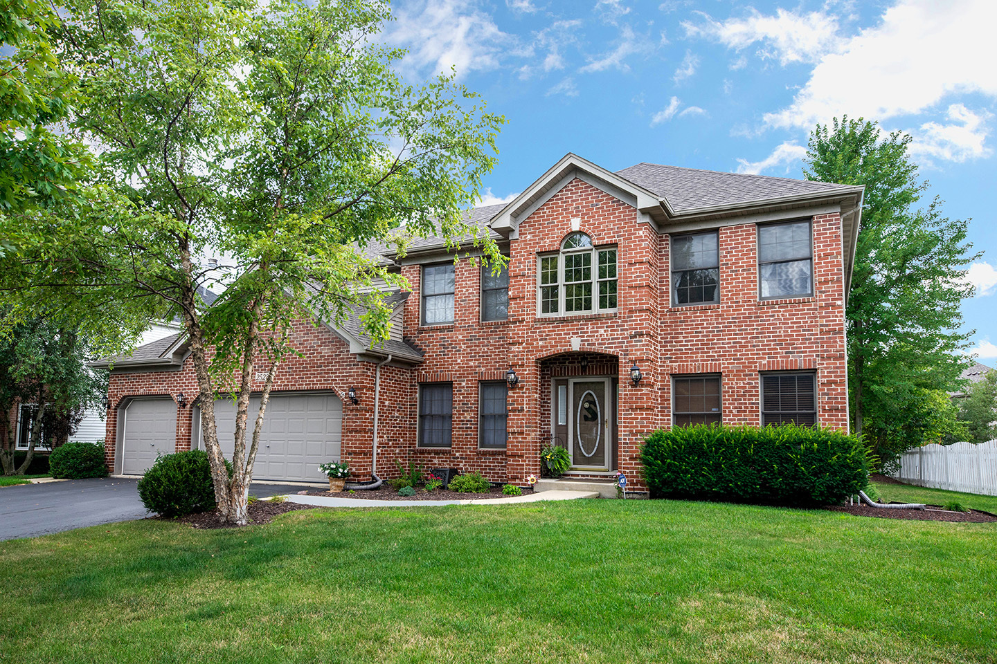 Property Photo:  2528 Hoddam Court  IL 60564 