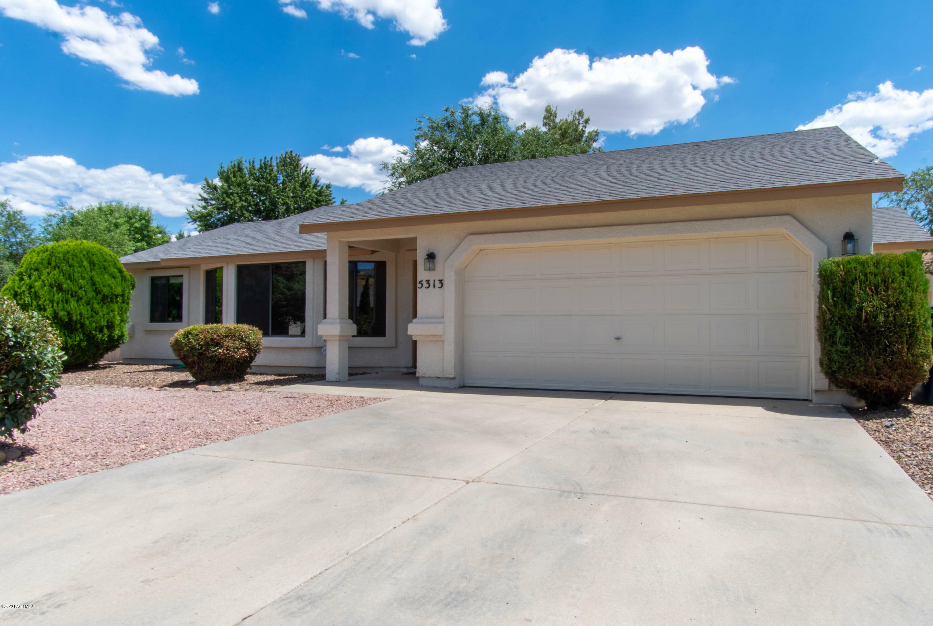 Property Photo:  5313 N Robert Road  AZ 86314 