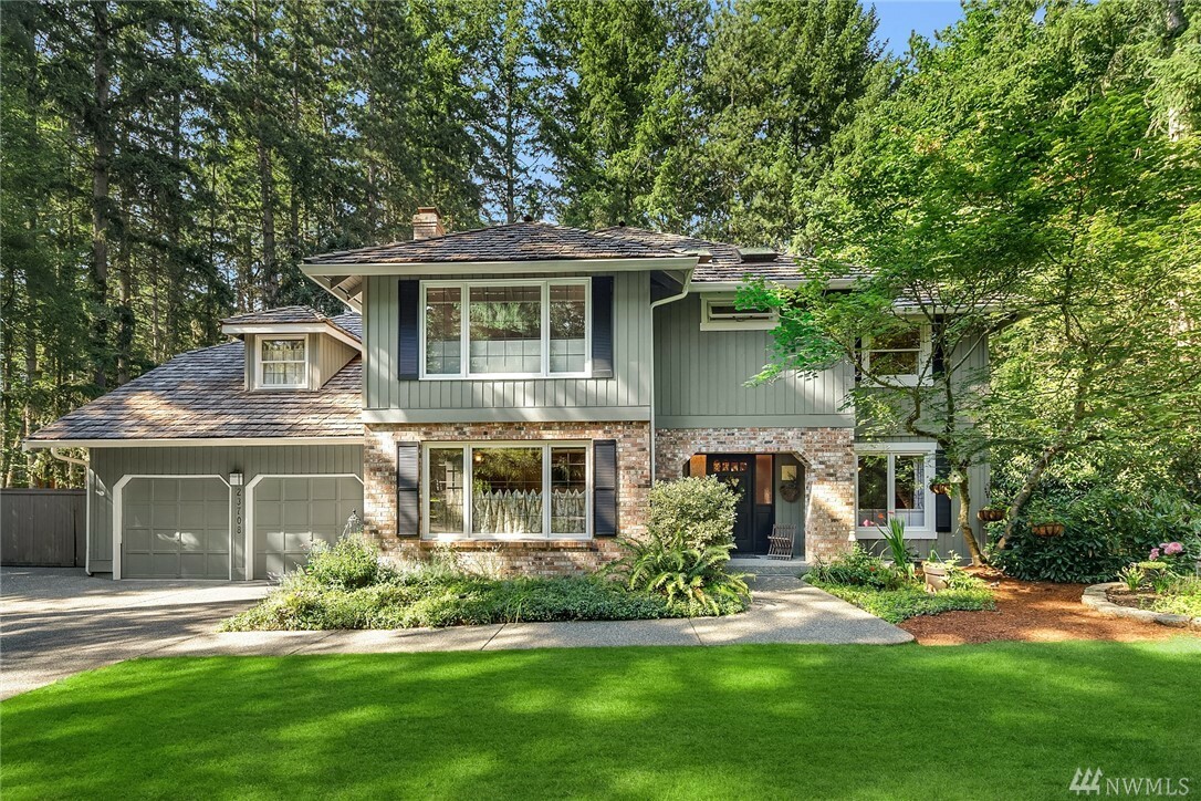 Property Photo: 23708 NE 4th Place WA 98074