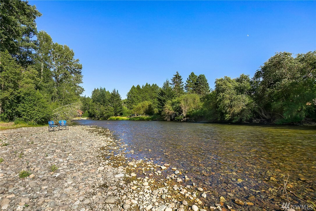 Property Photo:  552 McElroy Rd  WA 98922 