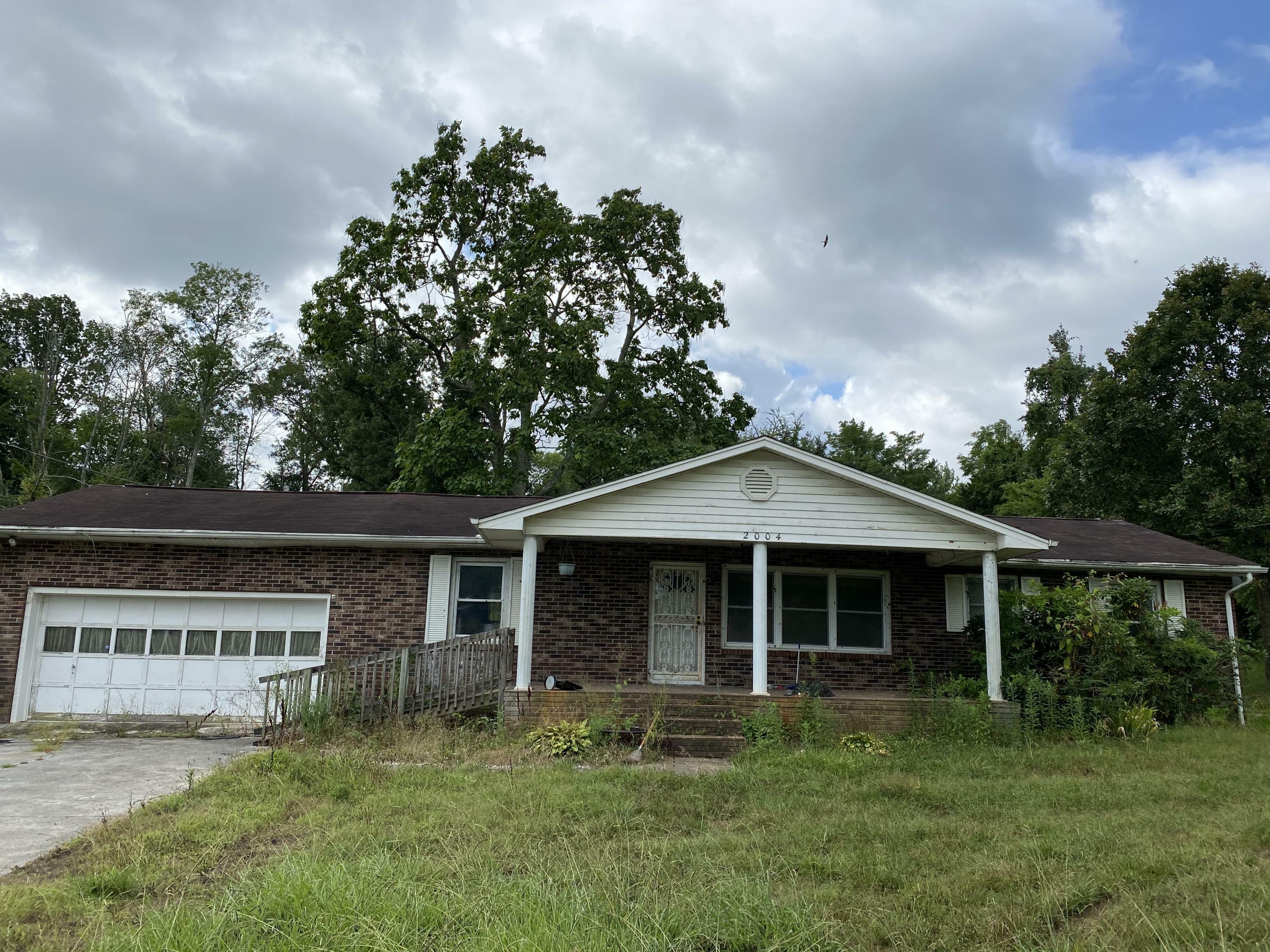 Property Photo:  2004 Kimberlin Heights Rd  TN 37920 