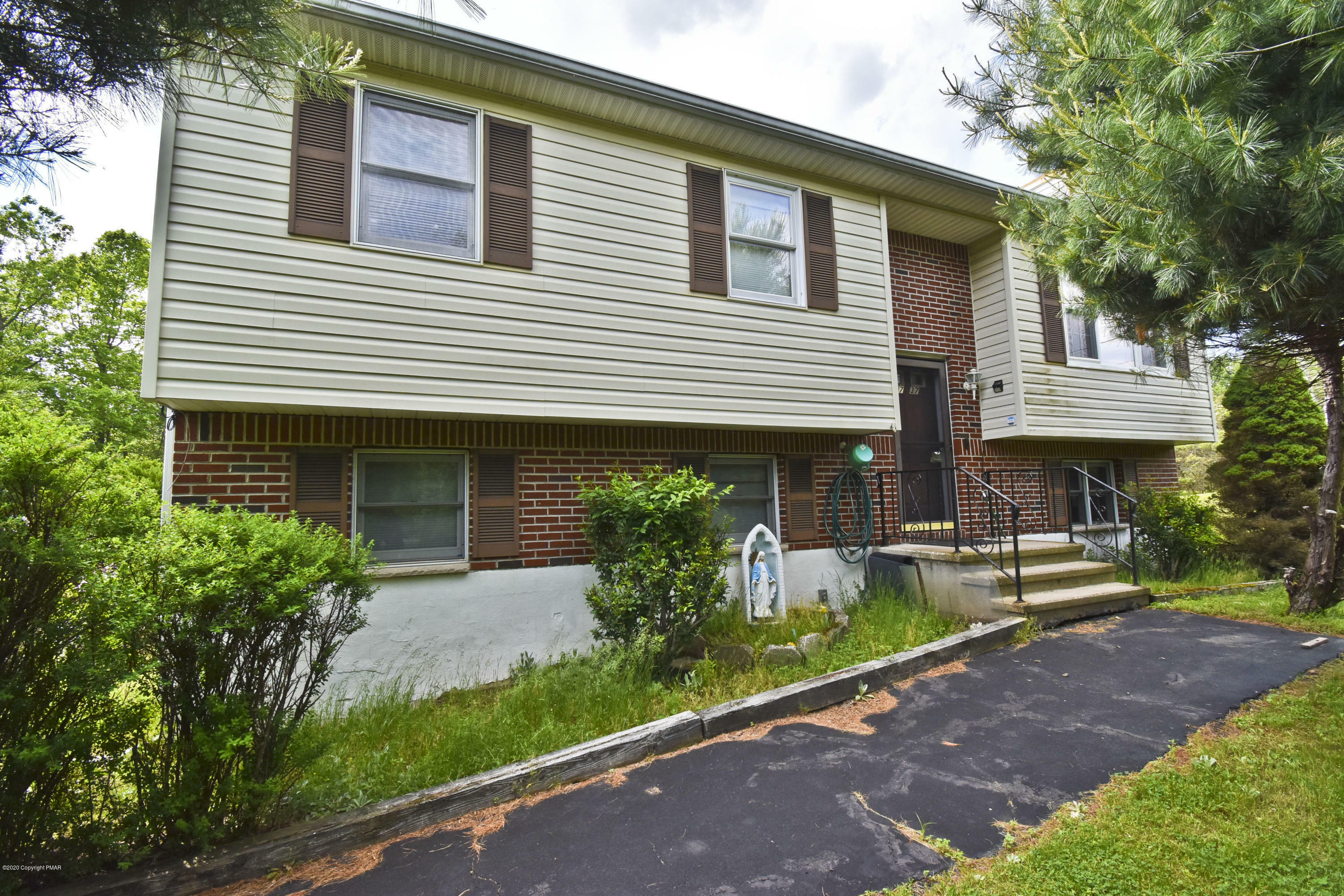 Property Photo:  1737 Blanding Drive  PA 18610 