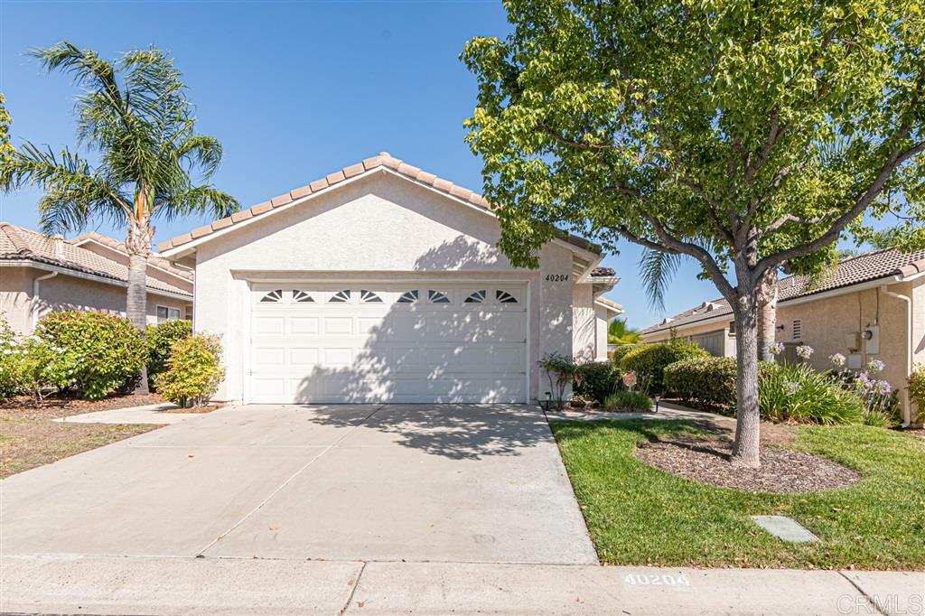 Property Photo:  40204 Via Aguadulce  CA 92562 