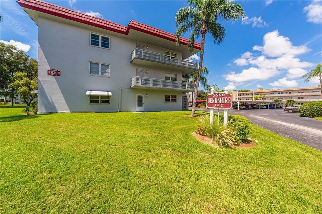 Property Photo: 5660 80th Street N B102 FL 33709