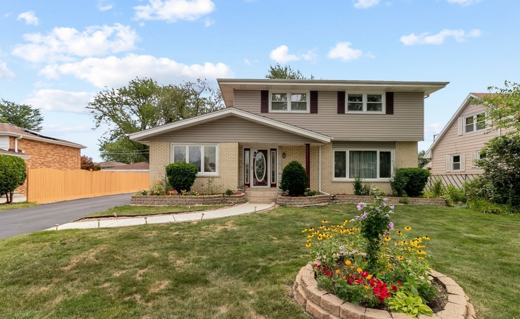 Property Photo:  9245 Meade Avenue  IL 60453 