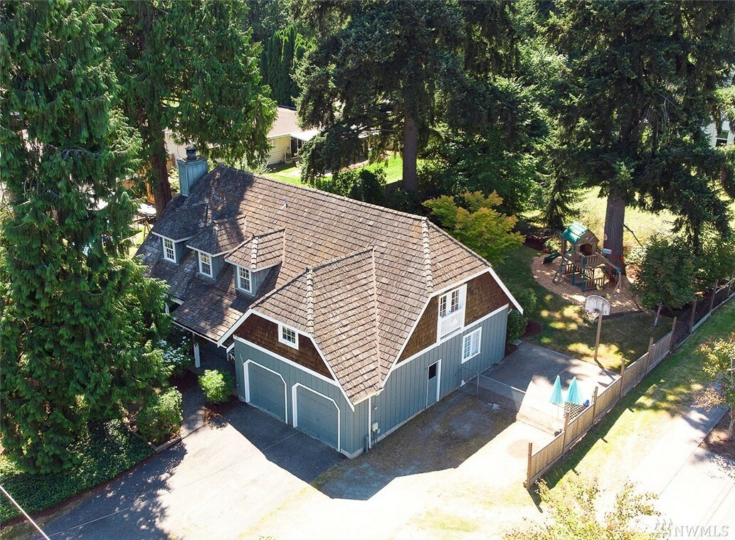 Property Photo: 18214 Larch Way WA 98037