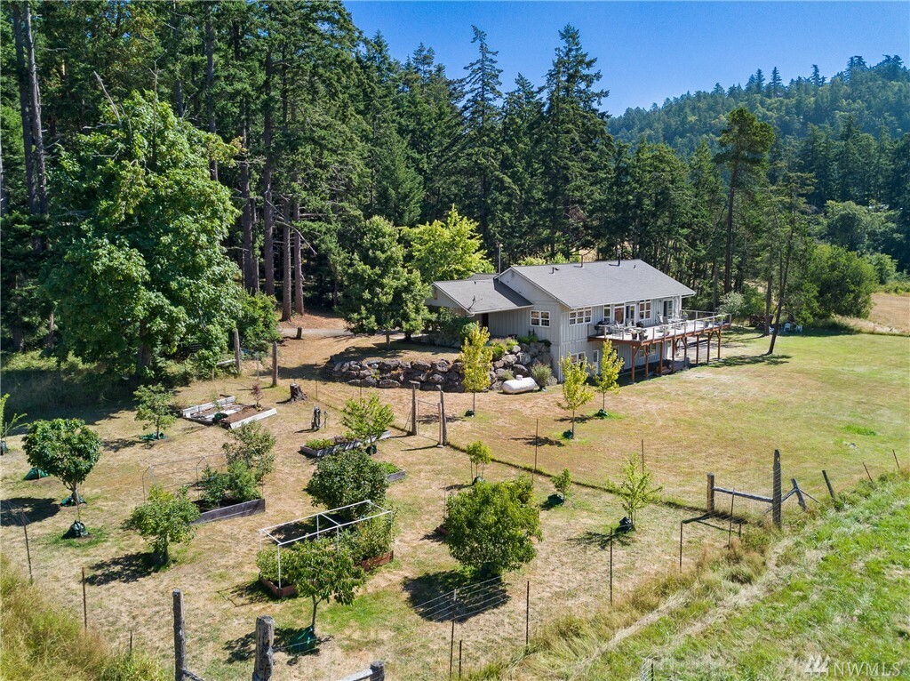 Property Photo:  285 Red Fox Lane  WA 98250 