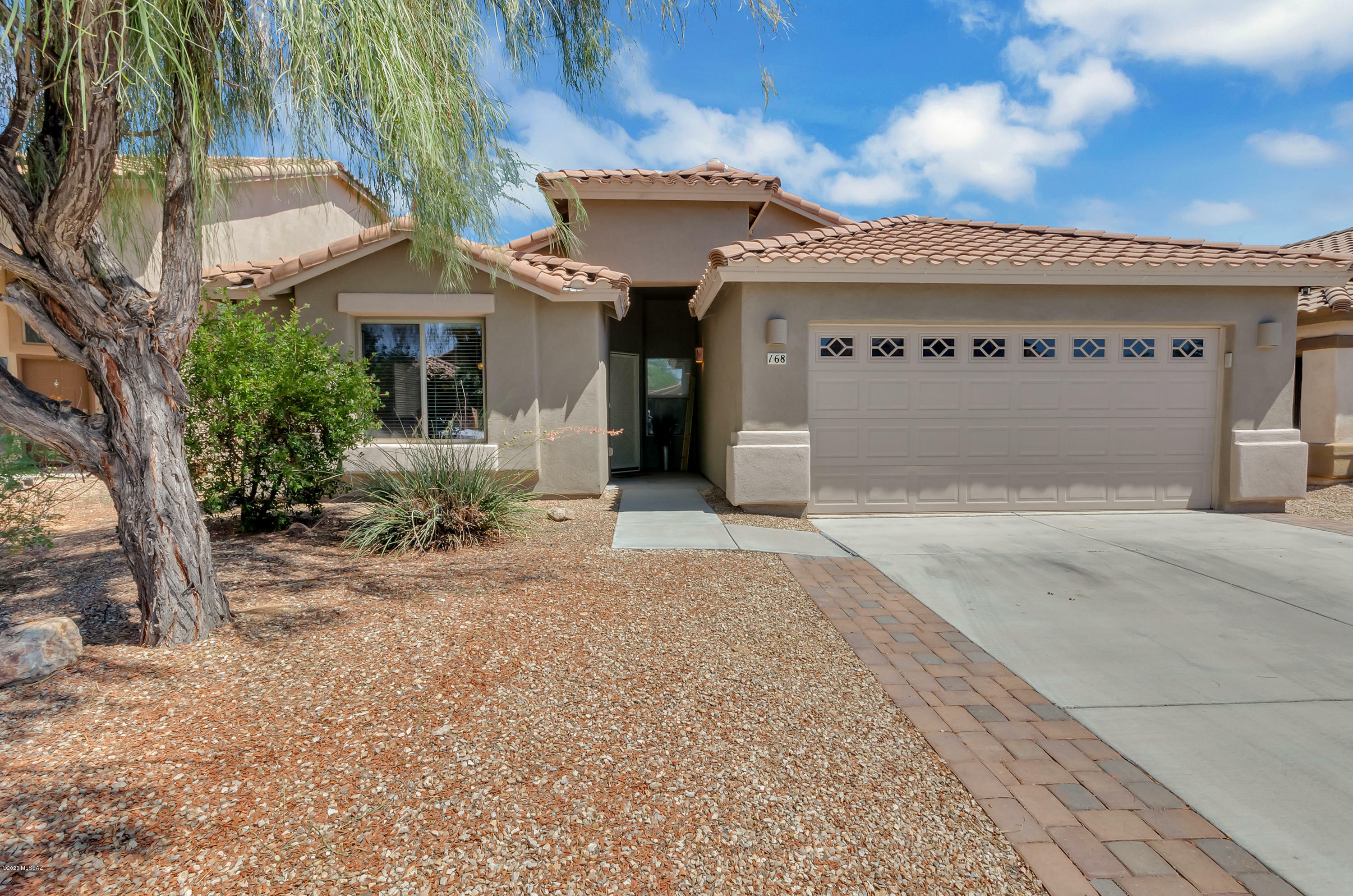 Property Photo:  168 W Calle Patio Lindo  AZ 85629 