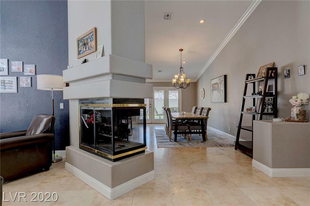 Property Photo: 916 Possum Hill Street NV 89014