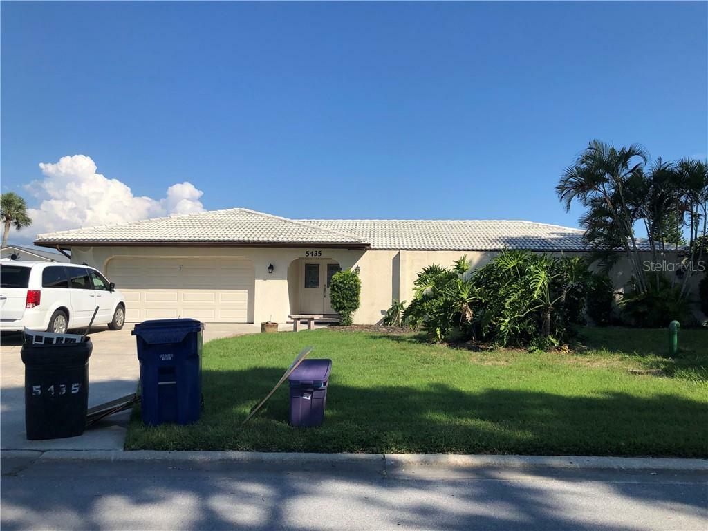 Property Photo:  5435 America Drive  FL 34231 