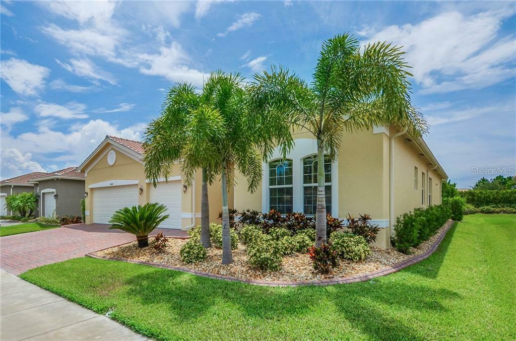 Property Photo:  16303 Garnet Glen Place  FL 33598 