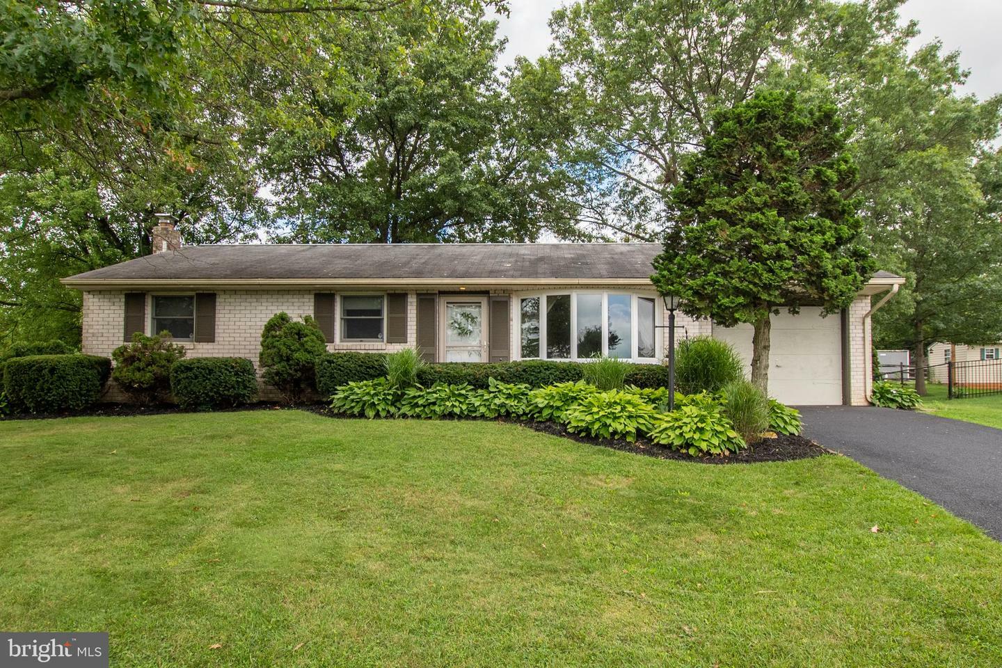 Property Photo:  8 Logan Heights Road  PA 17403 