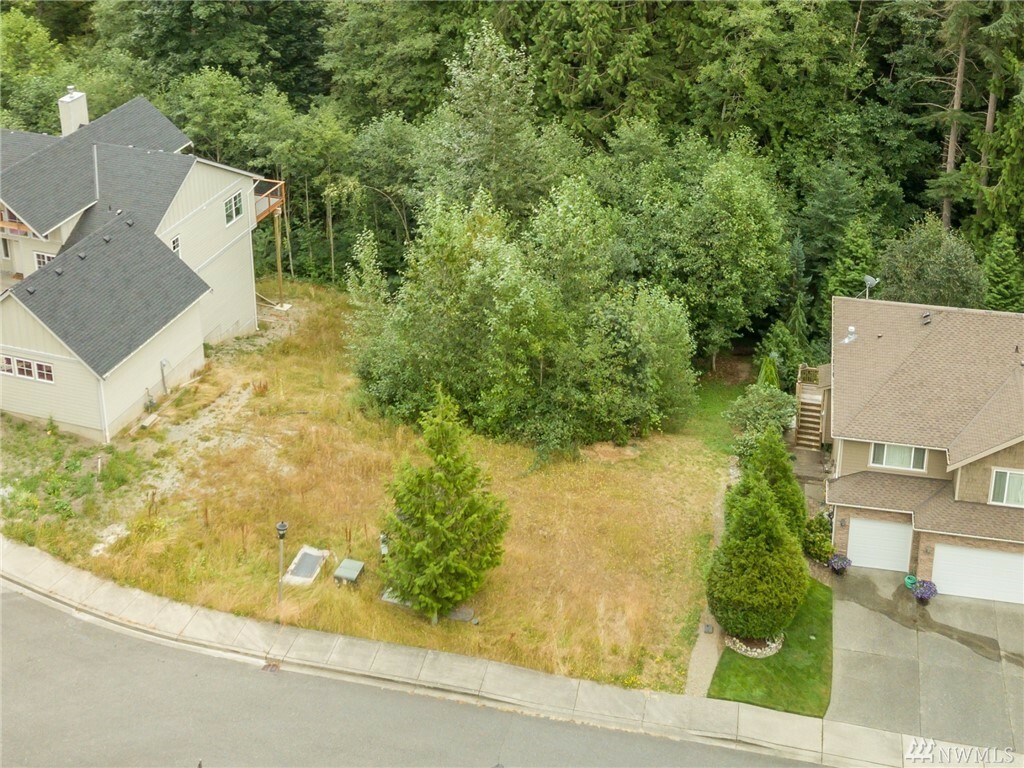 Property Photo:  1306 Olympic Lane  WA 98274 