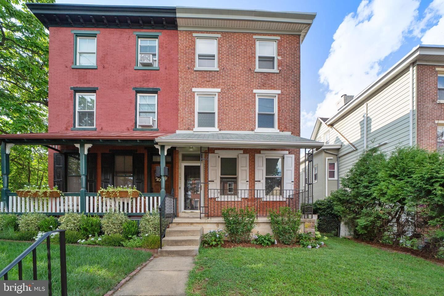 Property Photo:  121 E Union Street  PA 19382 