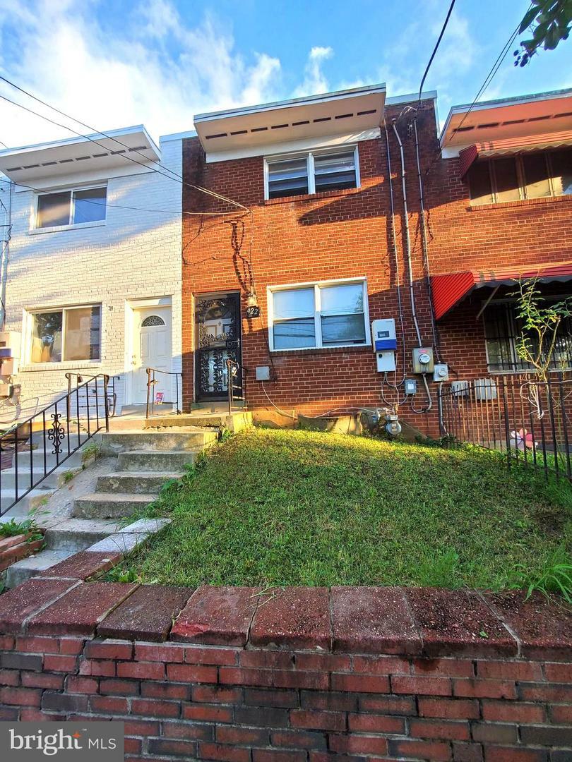 Property Photo: 4221 Gault Place NE DC 20019