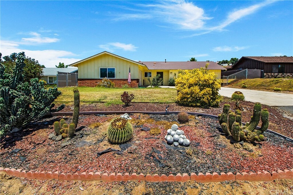 Property Photo:  2441 Summerhill Lane  CA 92028 