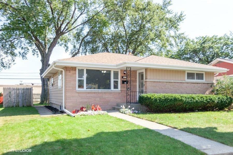 Property Photo:  7827 W Fiebrantz Ave  WI 53222 